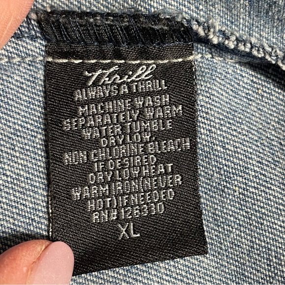 Thrill Jean Jacket with custom Red Floral & snake patches. Size XL. Distressed - Picture 7 of 15